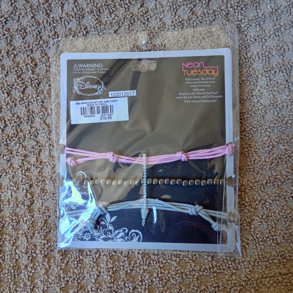 Disney Winnie The Pooh Eeyore Bracelet Set - Picture 3 of 3